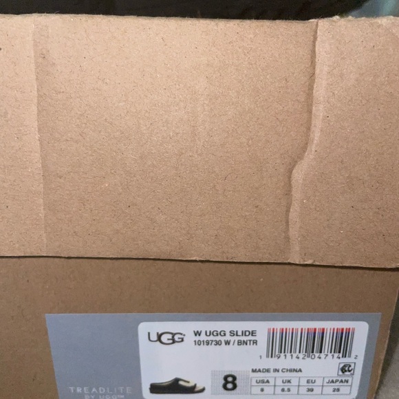 Womens UGG slides. - Picture 2 of 3